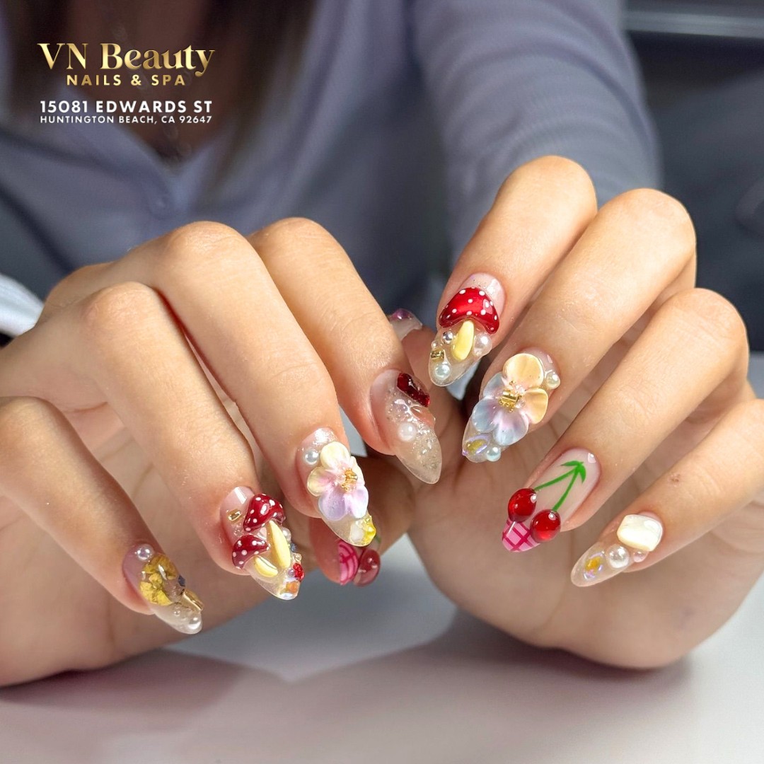 Trending July Nail Ideas
